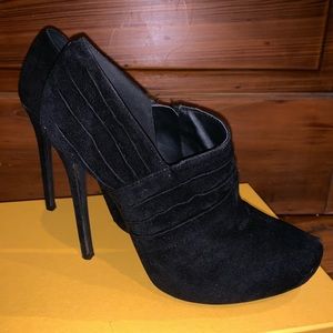 Liliana Low-Cut Suede Ankle Booties
